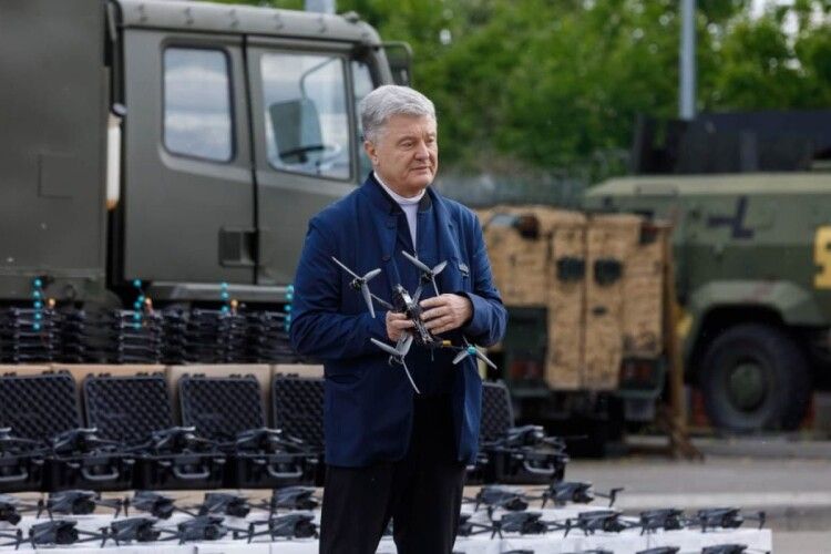 Порошенко розповів, де взяти гроші на ЗСУ і скільки росіяни витрачають на армію