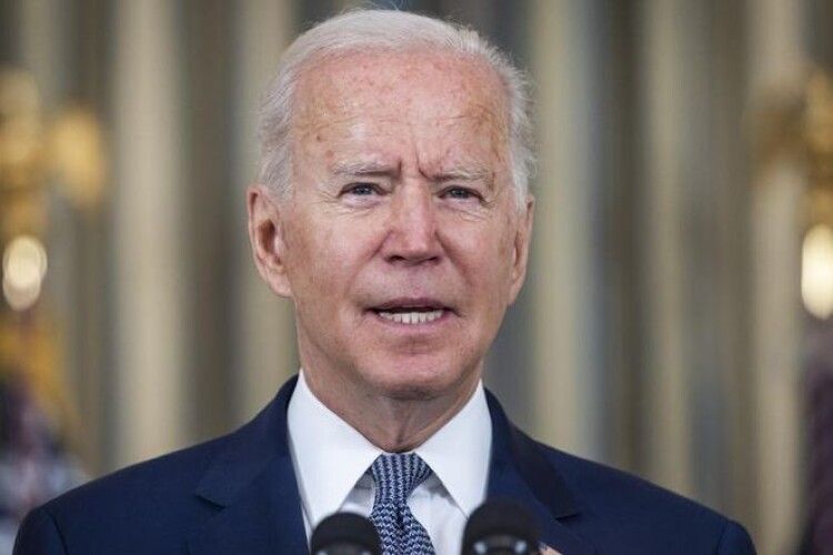 Байден досі боїться путіна? США поки не передаватимуть Україні далекобійні ракетні системи ATACMS