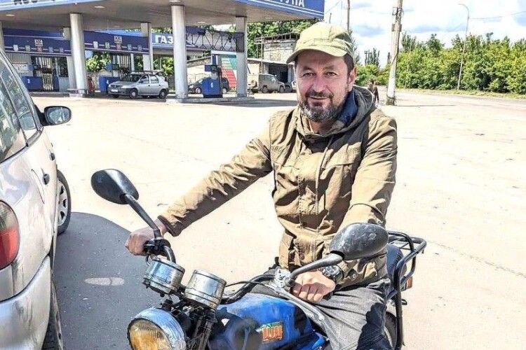Сьогодні вітання з Волині линуть на фронт військовослужбовцю Віталію Нагорняку