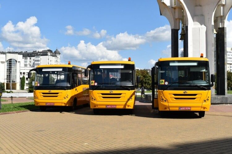 Для волинських школярів придбають ще 40 автобусів