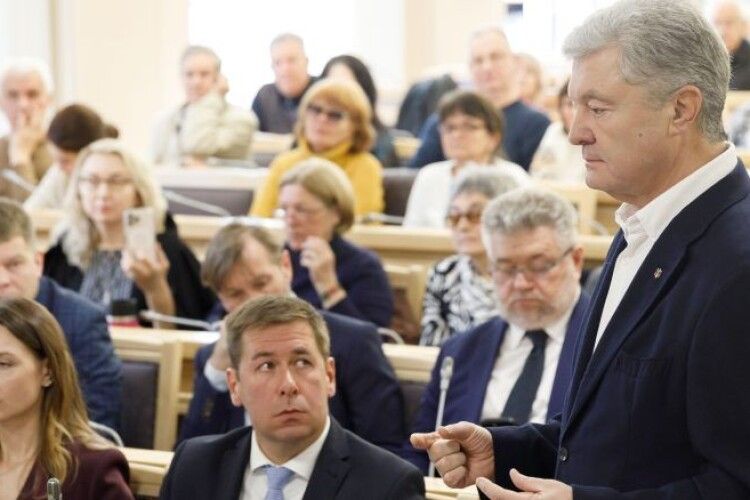 Незаконні санкції проти Порошенка: у Суді виявляють дедалі більше фальсифікацій з боку влади