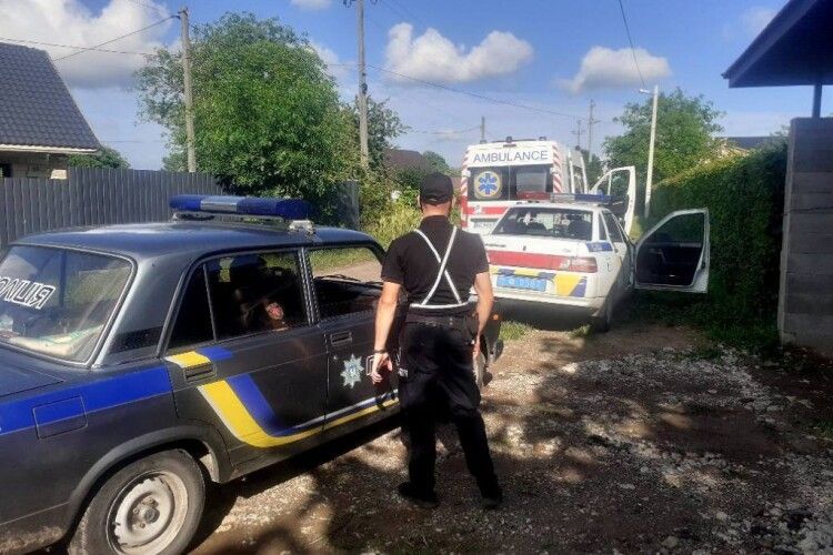 На Волині чоловік вдерся в оселю жінки і побив її (Фото)