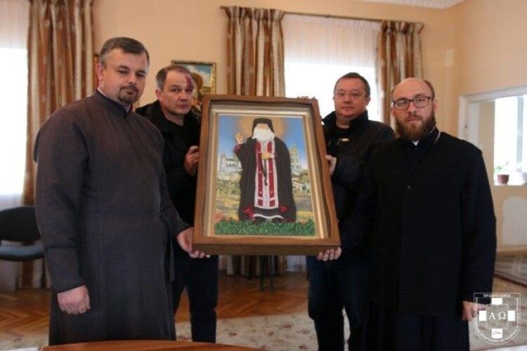 Академічному храму Всіх волинських святих подарували унікальну ікону Амфілохія Почаївського (фото)