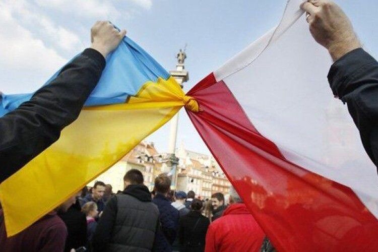 Польща готова прийняти українців. Візи, тести та закордонні паспорти не потрібні 