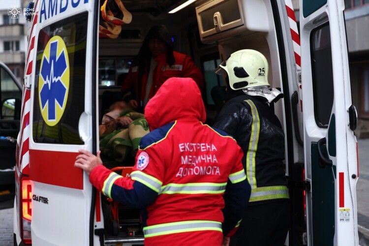 У Луцьку під час пожежі ледь не загинули двоє чоловіків