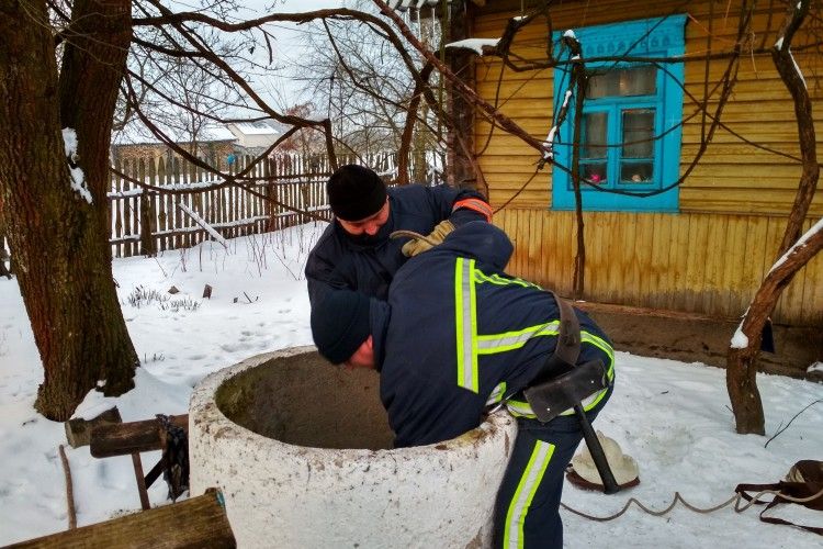 На Рівненщині чоловік втопився в колодязі (Фото)