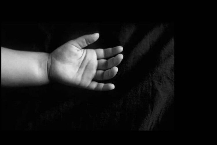 Львів'янка отримала 8 років тюрми за побиття тримісячного сина, який згодом помер