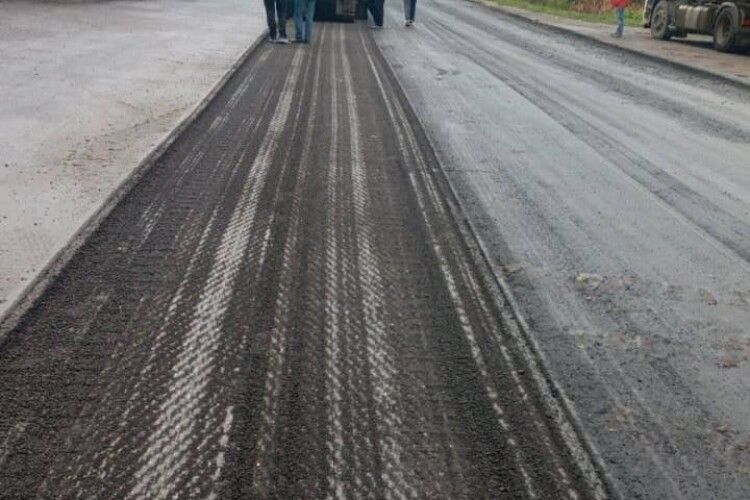 Почали ремонтувати дорогу на Світязь (Фото)
