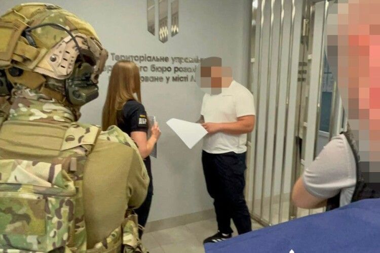 На Закарпатті тримали людей у ТЦК без законних підстав та катували 