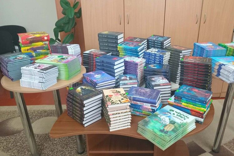 На Волині влада громади порадувала читачів новими книгами