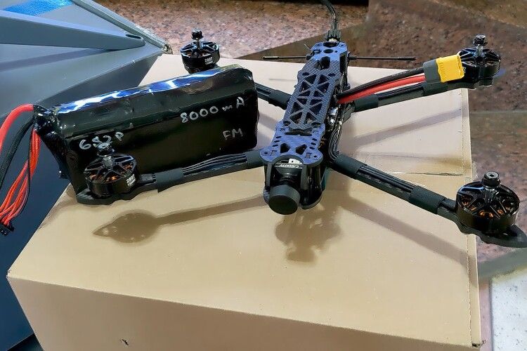 Техніку управління дронами освоїв сам: захиснику з Ковеля передали 10 безпілотників