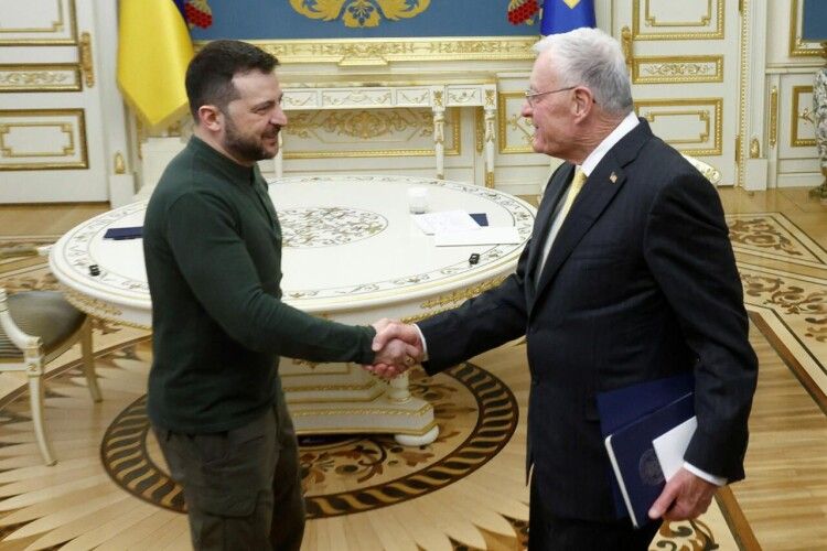 Президент Зеленський порівняв Келлога з системою Patriot і готовий дати йому квартиру