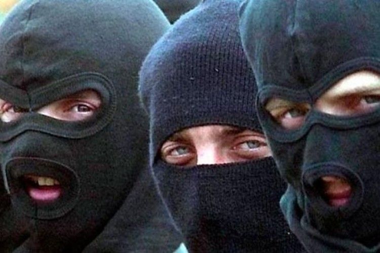На Маневиччині кияни здійснили зухвале пограбування