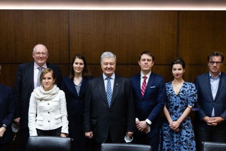 Петро Порошенко зустрівся з делегацією Фонду Маршалла США