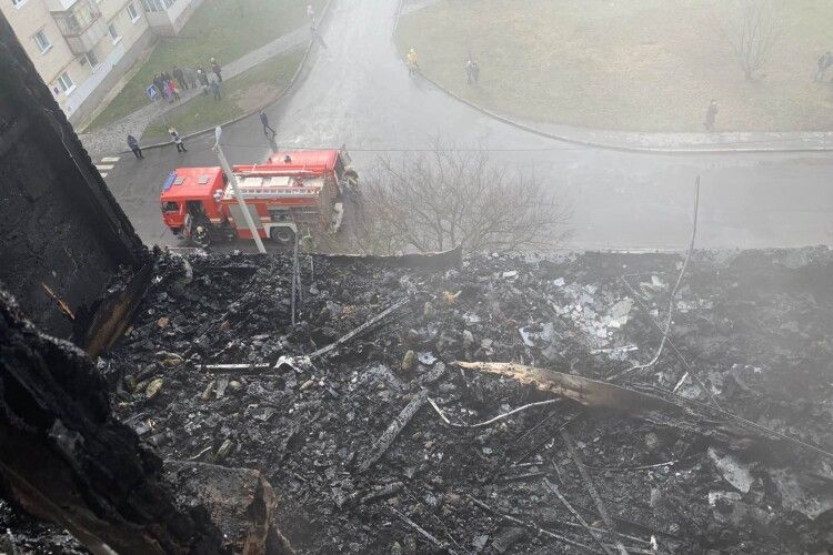 У Луцьку під час пожежі врятували двох жінок та дитину