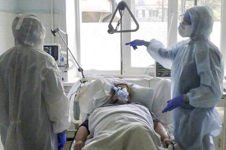 У Волинській обласній лікарні зайняті усі 178 ліжок з киснем