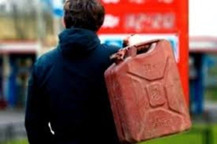 У Шацьку п’яний хотів спалити авто прикордонників