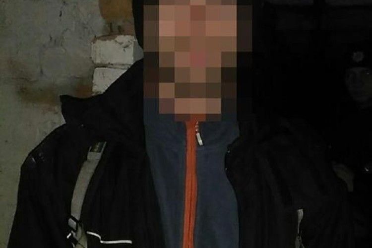 У Рівному злапали «на гарячому» нічних патрачів комор у підвалах