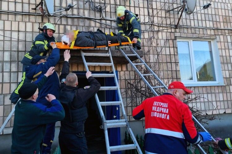 На Волині травмувався чоловік, ремонтуючи супутникову антену