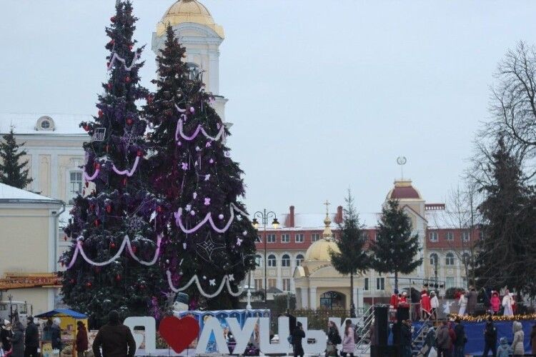 Мер Луцька розповів, як прикрашатимуть цього року головну ялинку міста