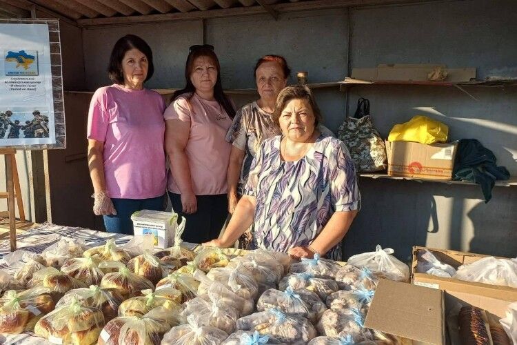 На Волині студенти та викладачі коледжу вторгували за свою продукцію 11 000 гривень на потреби ЗСУ