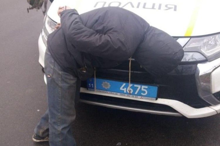 Біля залізничного вокзалу в Ковелі оштрафували п’яницю