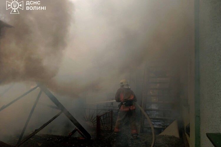 У Горохові під час пожежі врятовані троє дітей і доросла