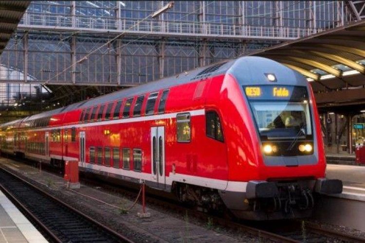 У Німеччині залізничники вийшли на масовий страйк, зупинились майже всі потяги