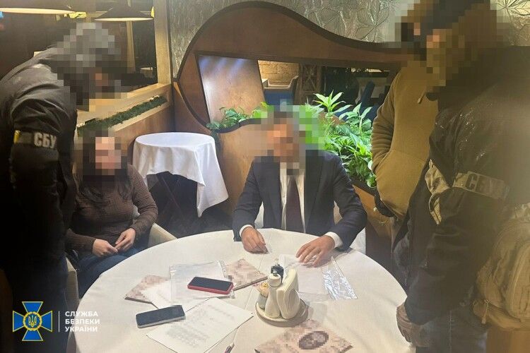 Лідер партії наказав, щоб у київський ресторан принесли... 160 тисяч доларів