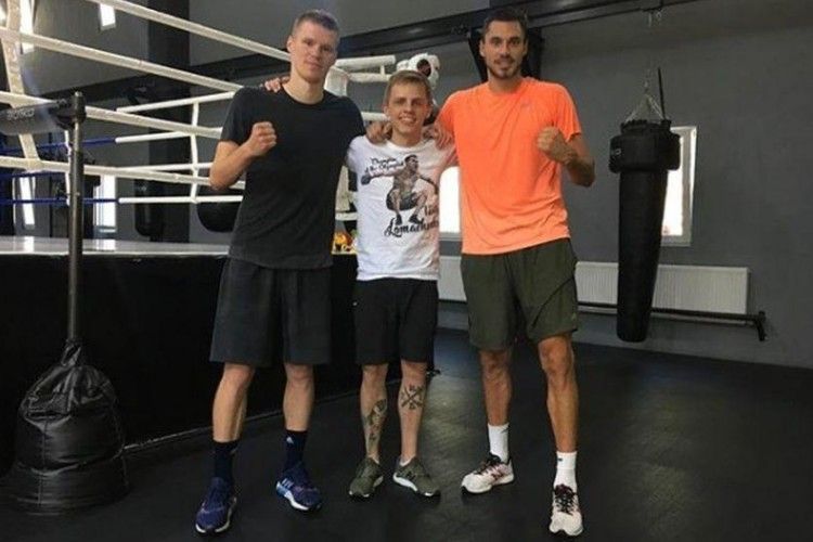 Футболісти «Динамо» перекваліфікувалися у боксерів