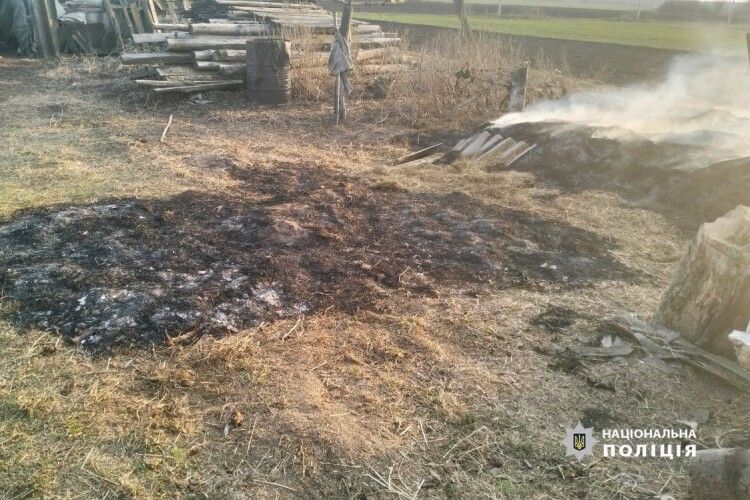 На Поліссі внаслідок вуличних пожеж загинули літні чоловік та жінка