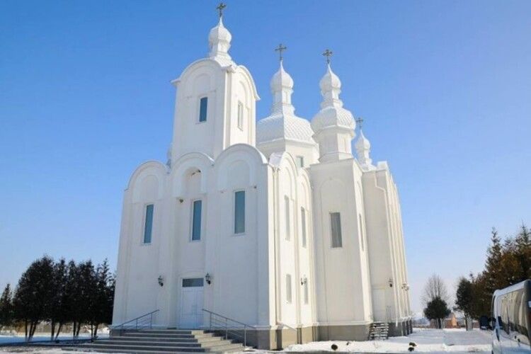 Митрополит Луцький і Волинський Михаїл відвідав парафію, яка відреклася від московського патріархату
