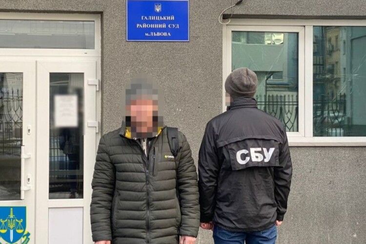 Втік на захід України і здавав бойовикам воїнів ЗСУ: на Львівщині викрили переселенця-колаборанта