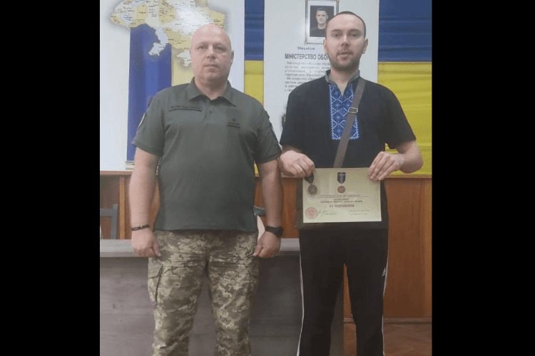 Воїна-десантника з Волині нагородили медаллю Міністра оборони