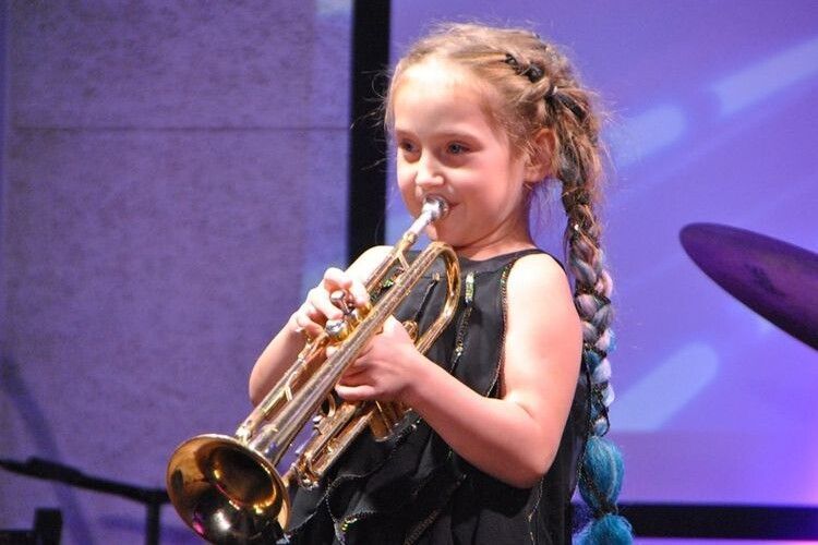 Дівчинка потрапила в Національний реєстр рекордів України, як наймолодша виконавиця джазу