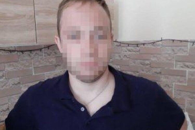 У Києві спіймали вандала з Луцька, який влаштував погром на мосту Кличка