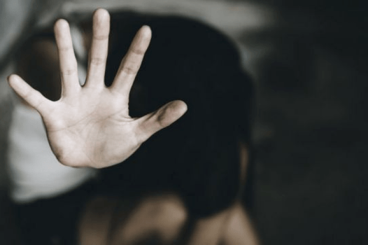 49-річний волинянин зґвалтував 18-літню дівчину, яка поверталася додому