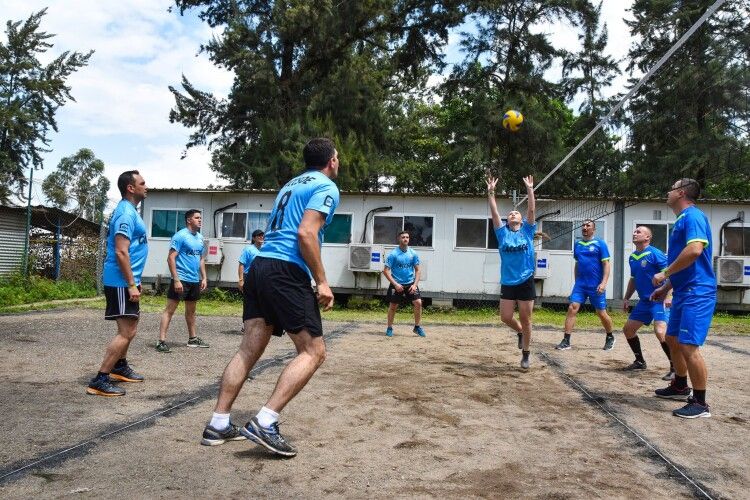 Українські миротворці зіграли волейбол у Конго (Фото)
