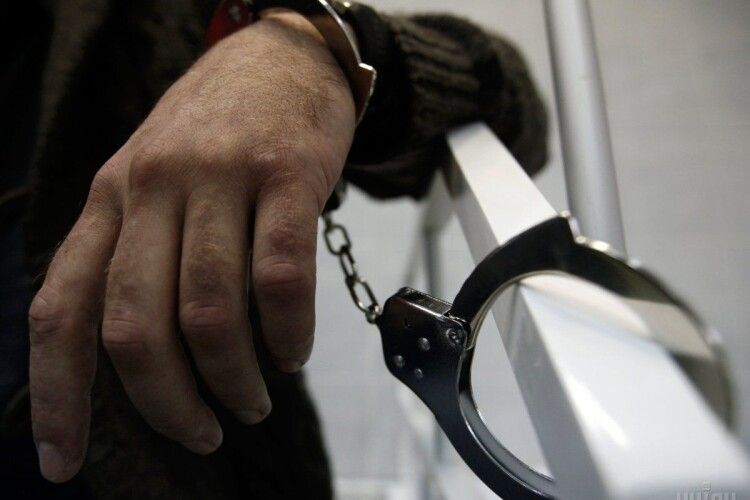 «Не подобалася невістка»: жінка викрала свого сина у його дівчини