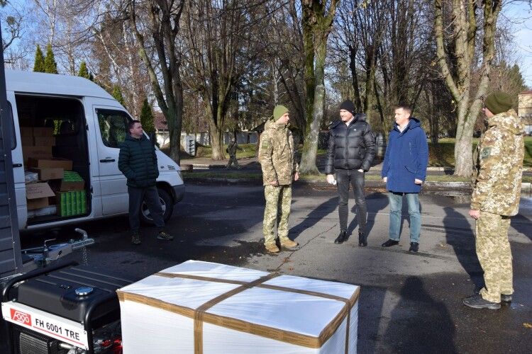 Волинським прикордонникам на передову передали мобільний лазерне-пральний комплекс 