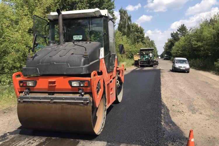 На автошляхах Волині тривають роботи з експлуатаційного утримання