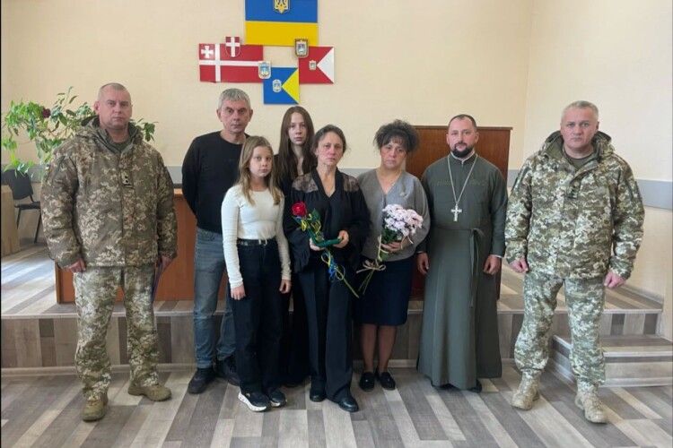 Матері загиблого Героя з Волині вручили його посмертну нагороду