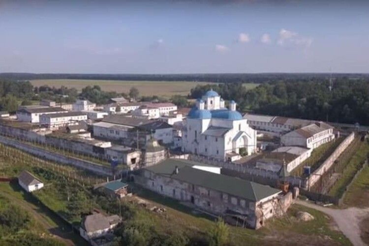 Палав жіночий монастир, де знаходиться сім поховань роду Скоропадських (відео)