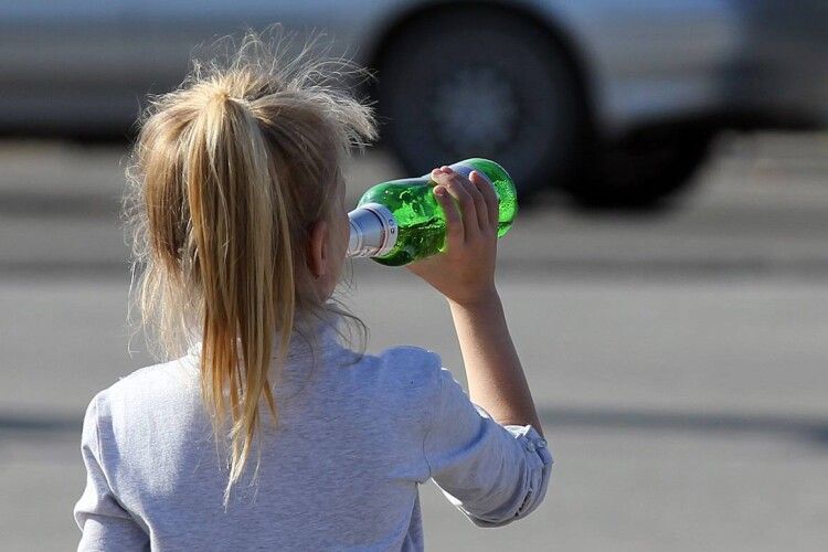 На Волині 13-річна дівчина опинилася в лікарні через алкогольне отруєння