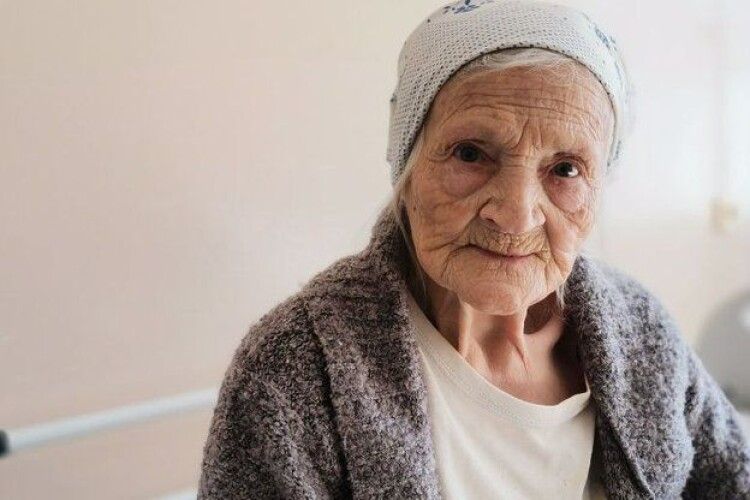 З любов'ю у серці: Самотніх волинян доглядають у паліативному відділені (Відео, фото)