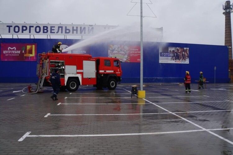 У Нововолинську відбулися гарнізоні тактико-спеціальні навчання рятувальників