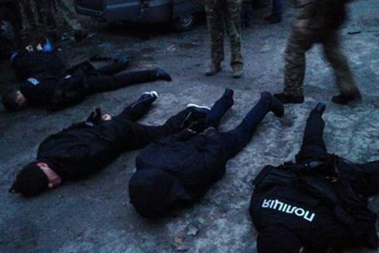 Упіймали дев’ятьох бандитів у формі поліцейських – приїхали з окупованого Донбасу