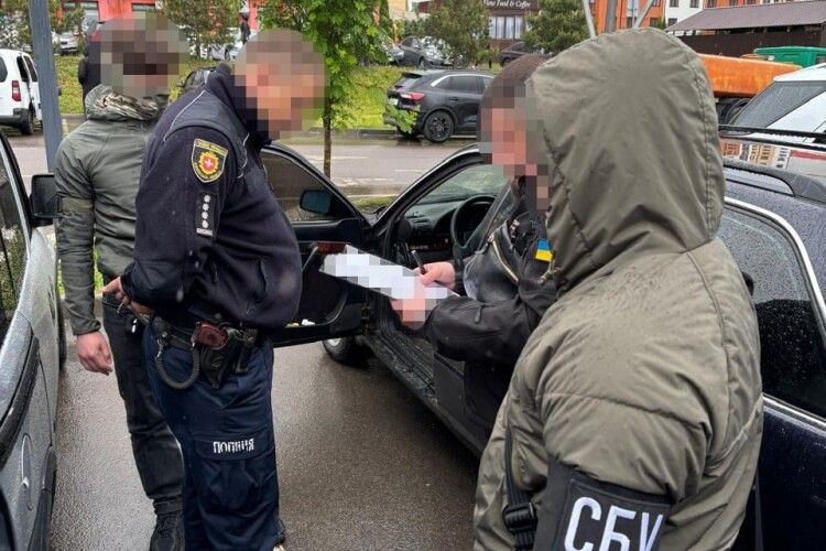 На Рівненщині правоохоронець допомагав ухилянтам «зникнути»