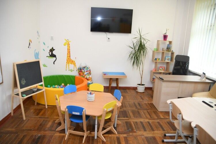 У лікарні на Рівненщині відкрили дитячі кімнати ментального здоров'я