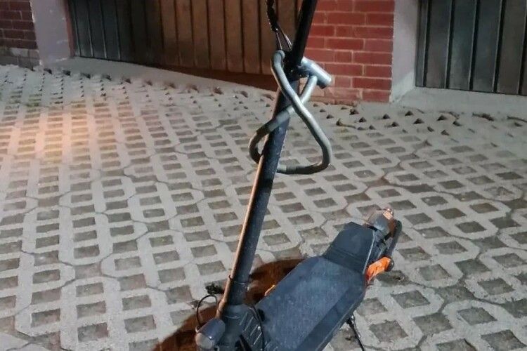 У Польщі під час падіння з електросамоката загинула українка